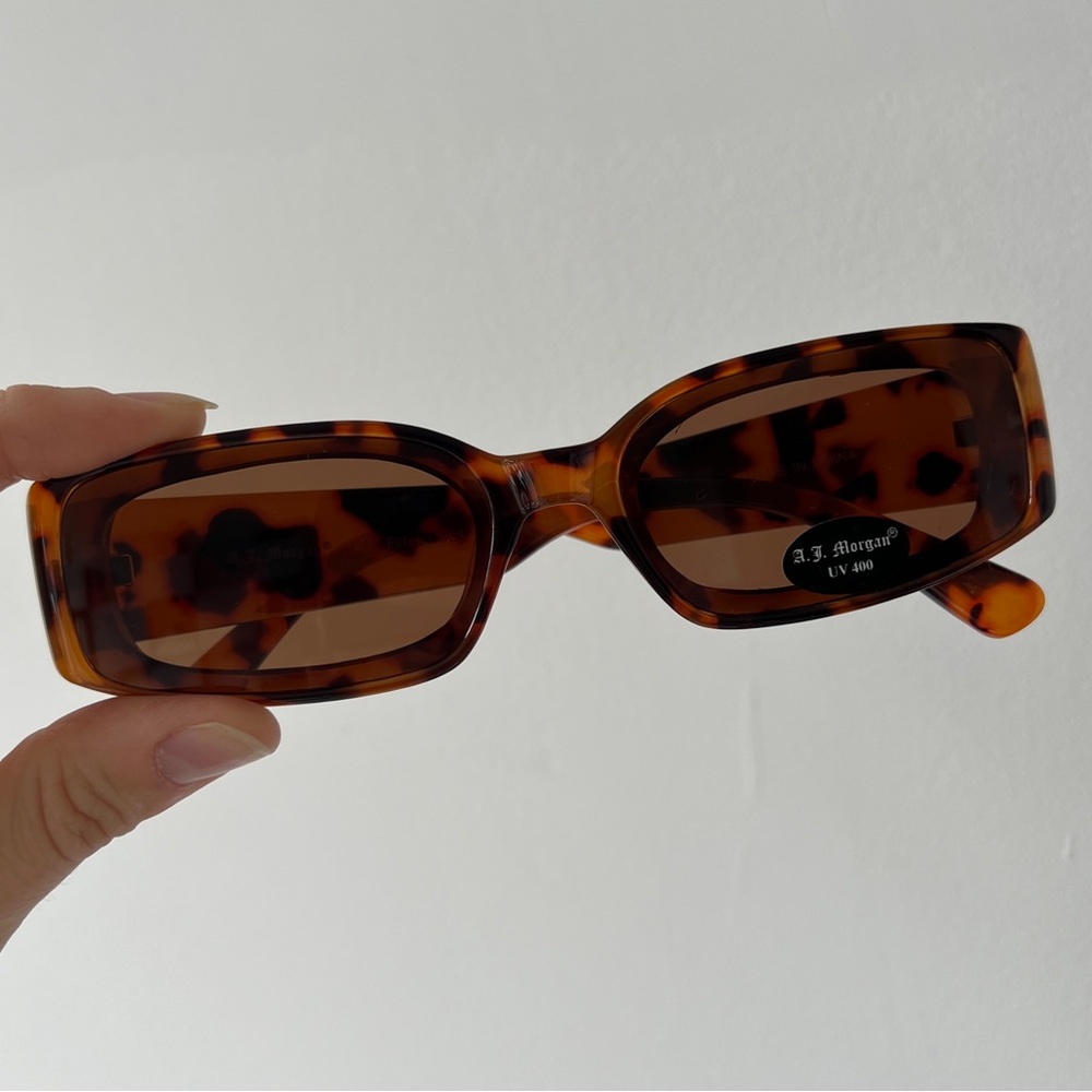 ASOS AJ Morgan brown tortoise leopard thick frame 90s rectangular sunglasses - Picture 4 of 6